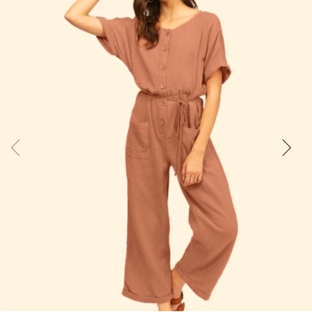 • Billabong • NWOT Women’s Neutral Jumpsuit. Size small